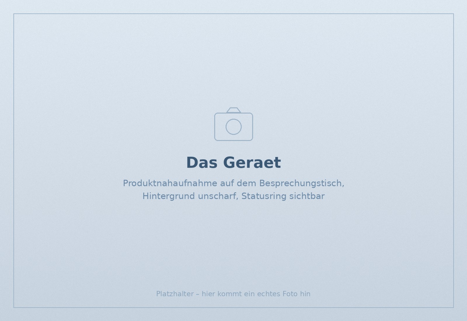 Das Aufnahmegerät auf einem Besprechungstisch, der Statusring leuchtet